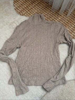 L’Academie Lera Top in Taupe